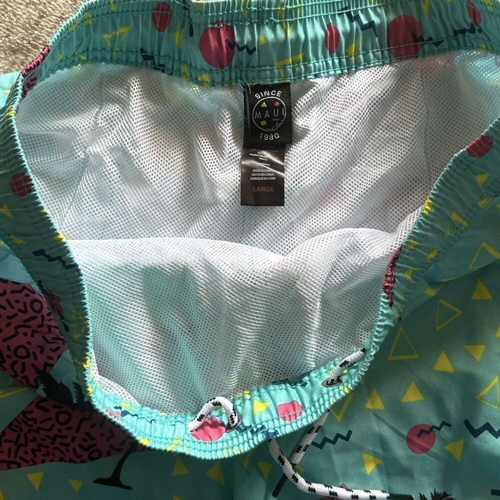Maui & Sons Size Large men’s swim trunks 80s print - Picture 5 of 6